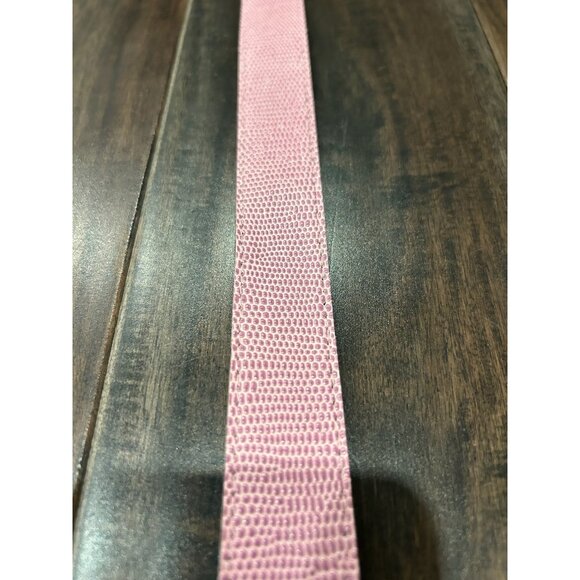 Pink Textured Leather Belt Sz 18 Adjustable Fit Single Prong Brass Buckle - Picture 4 of 8